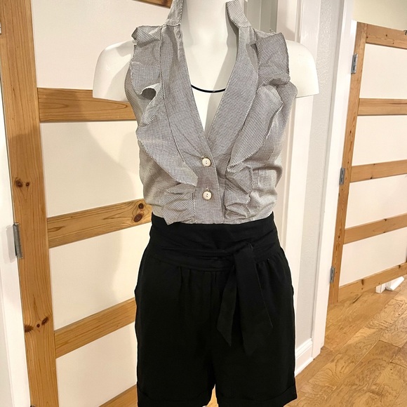 Sunner Ruffle Front Romper - Picture 2 of 10